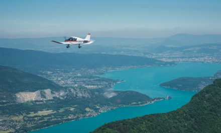 Pourquoi Avialpes est le leader de l’aviation de tourisme à Annecy ?